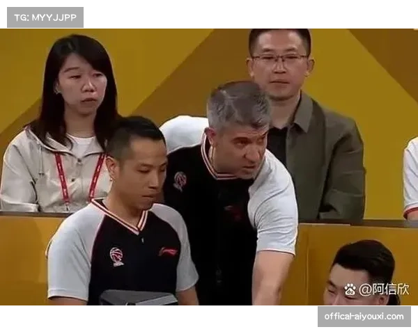 希望裁判尺度一致，同样的犯规两边都要吹